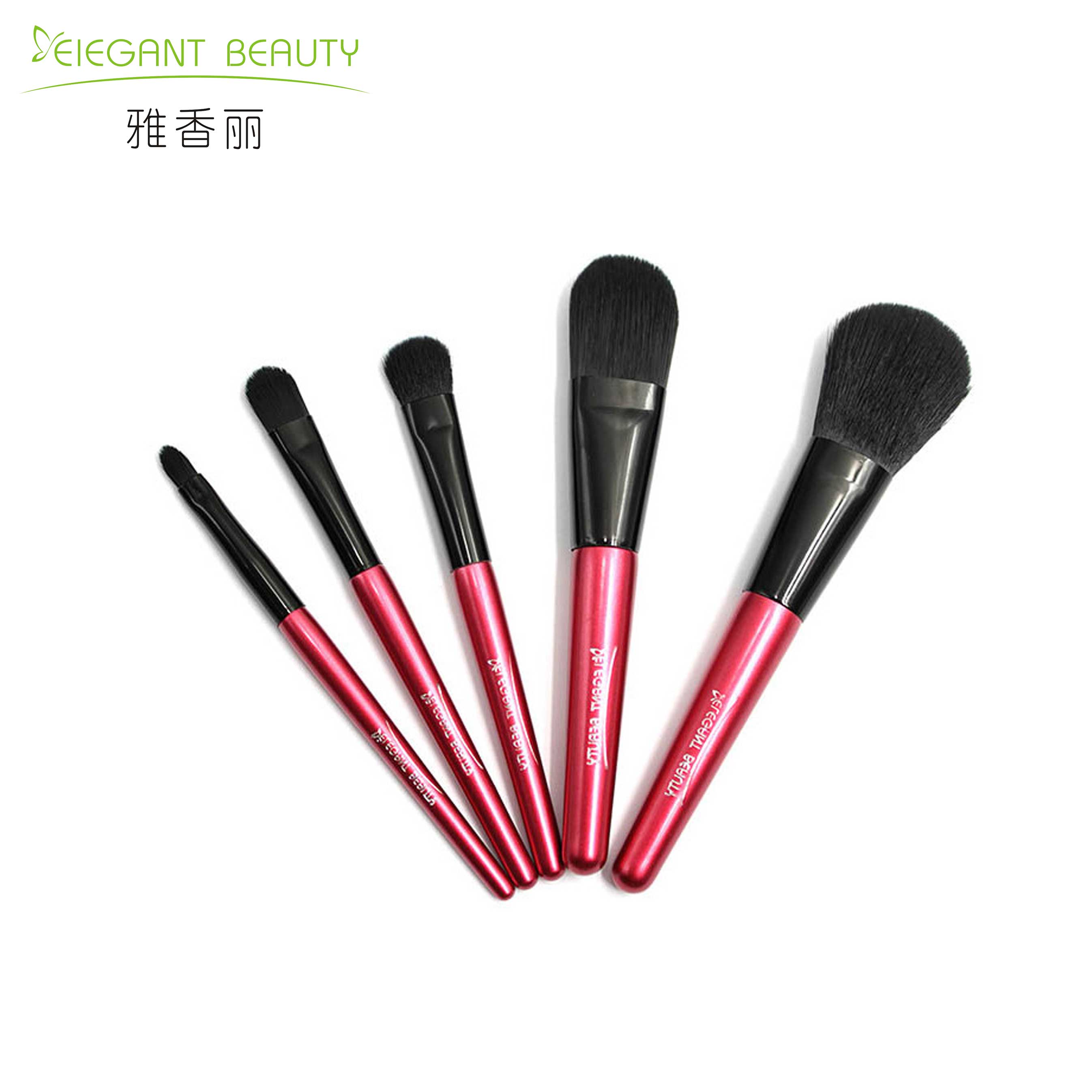 為什么專業(yè)化妝師更傾向于使用定制的成套化妝刷？