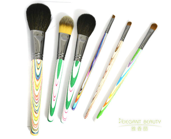 化妝刷定制的刷毛植毛角度如何優(yōu)化上妝精準(zhǔn)度？